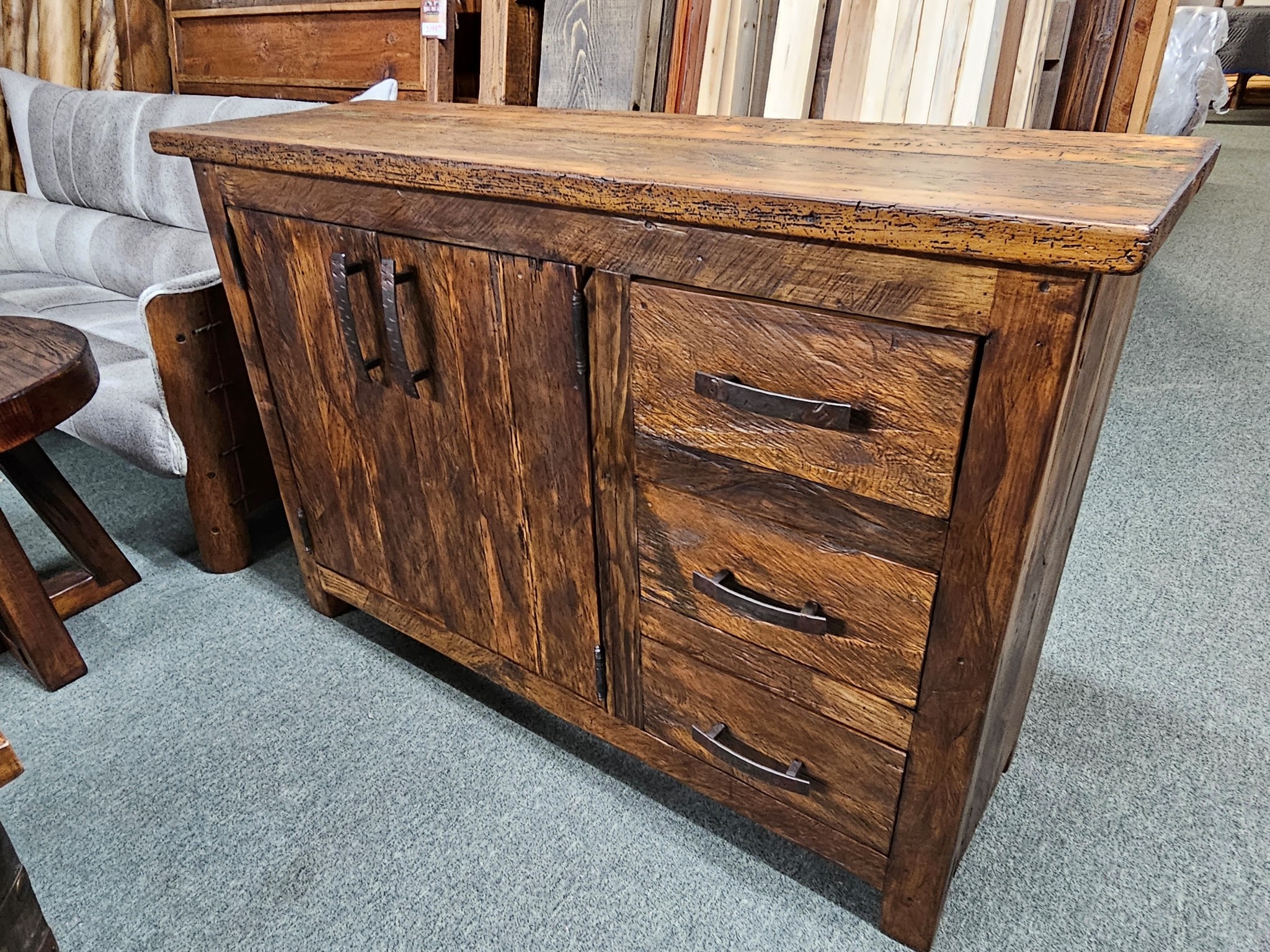 Artisans Lily Buffet 56x18x36