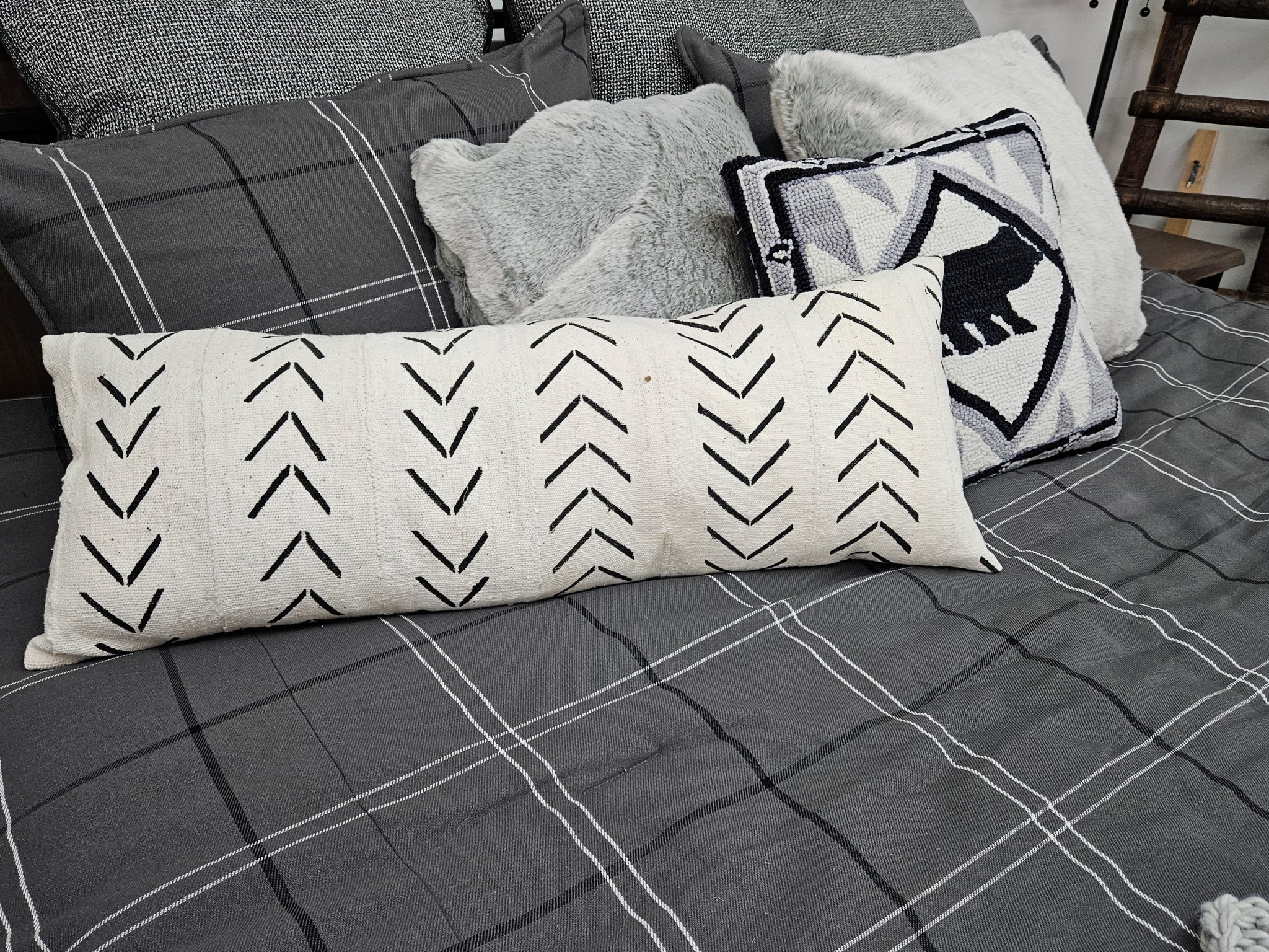 uberchic 36" Lumbar Pillow
