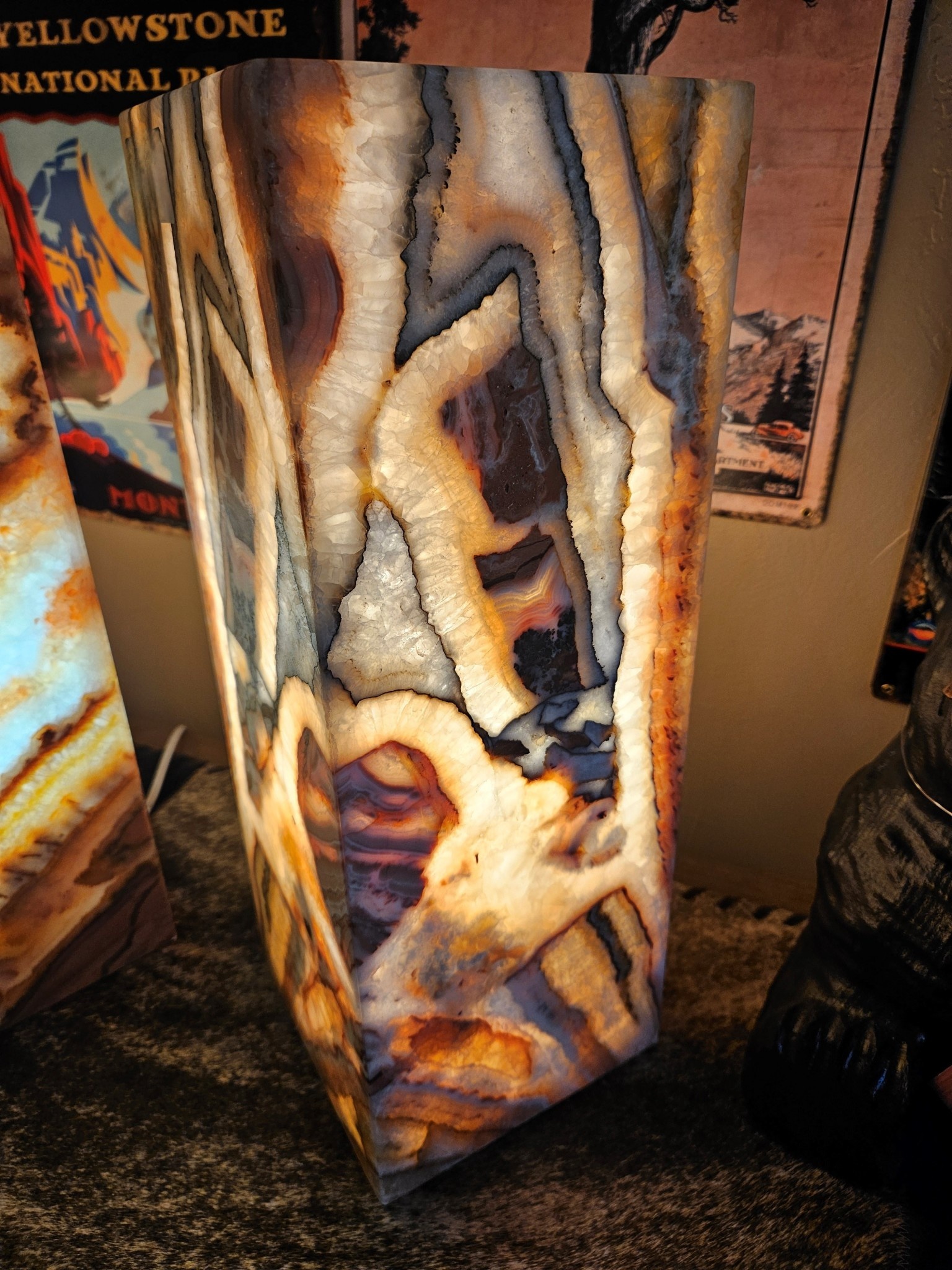 BS Trading 95 Aqua Solid Top Cube Onyx Lamp 6x6x16