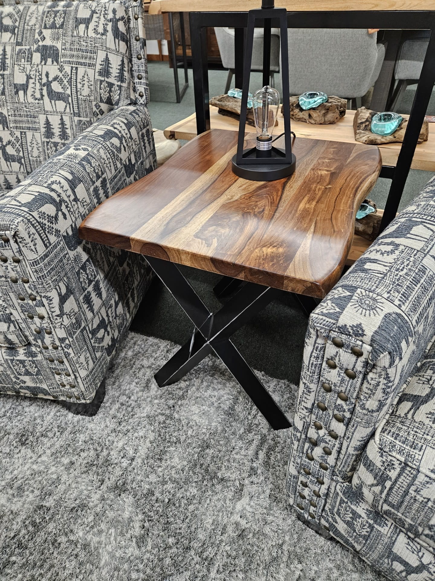 HTD Brisbane Side Table 26x22x24