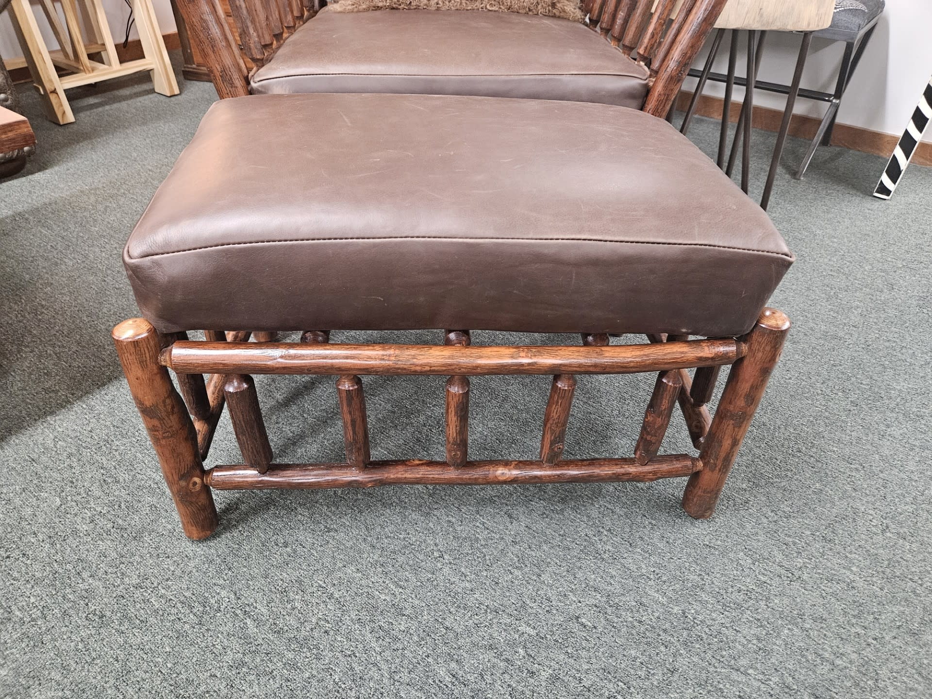 Yellowstone Yellowstone Gallatin Valley Ottoman 16H28Wx20D**
