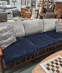 Green Gables New West Missoula Sofa 36Hx90Wx34D**