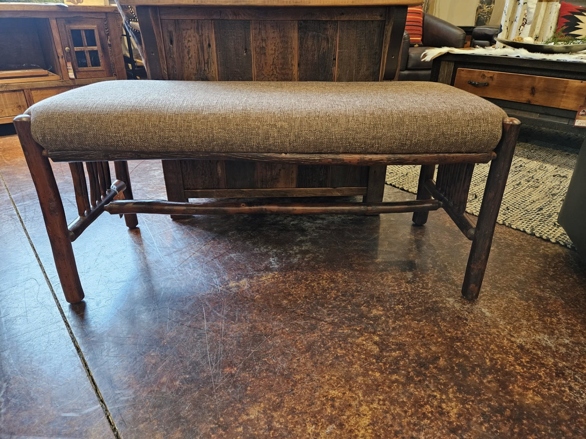 Yellowstone Yellowstone Gallatin Valley Bench 20Hx45x20D