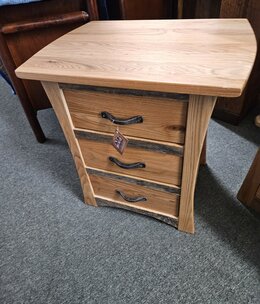 Green Gables Hampton Heath 3Dwr Nightstand 25Hx24Wx18D