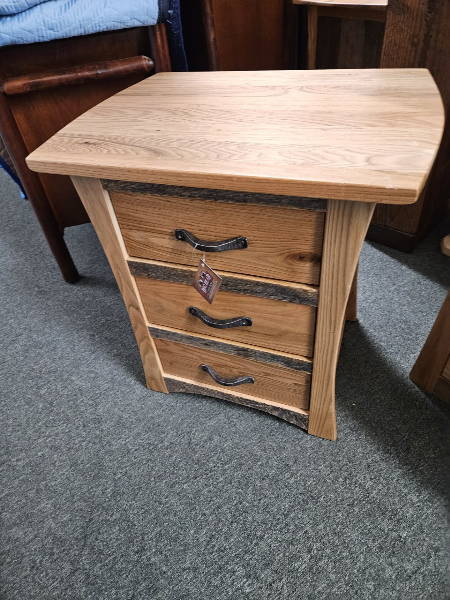 Green Gables Hampton Heath 3Dwr Nightstand 25Hx24Wx18D