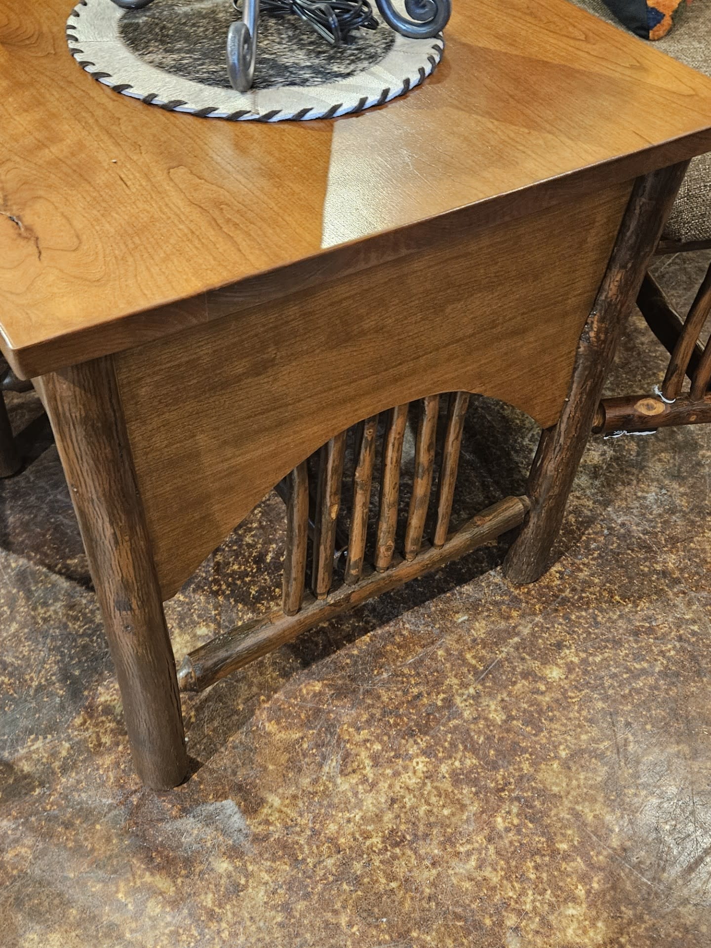Yellowstone Yellowstone Gallatin Valley 1Dwr Side Table 25Hx24Wx24D