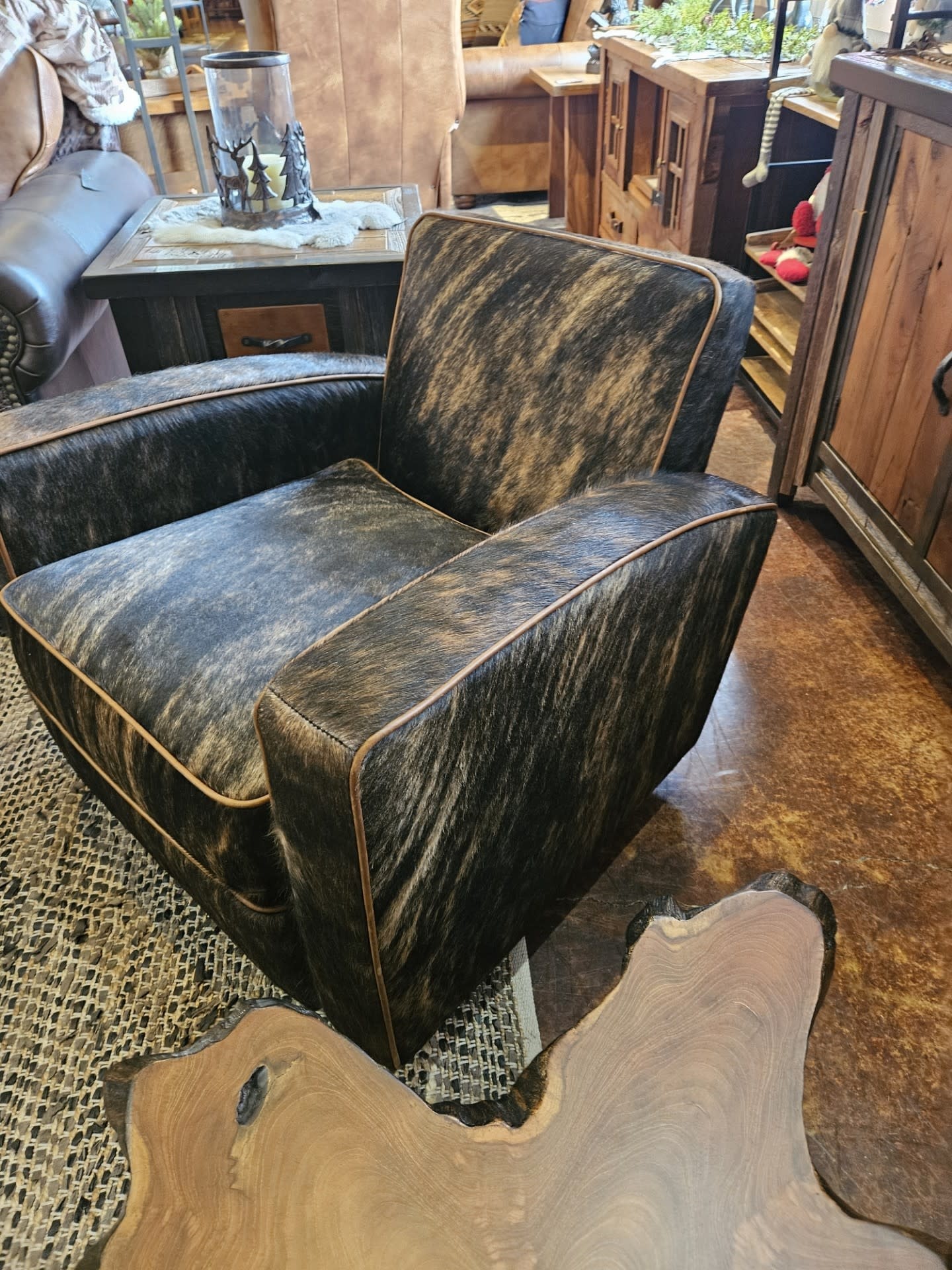 Omnia Montecito  Swivel Chair (Designer) 34L x 30H x 36D