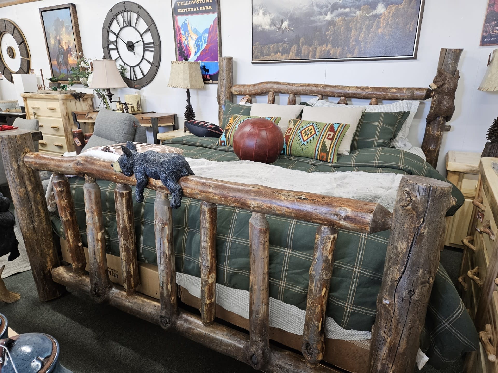 MCE Industries Pintler Range KING Log Bed w/Bears