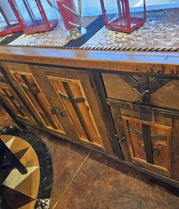 Green Gables Yellowstone Dutton 2Dwr4Dr Sideboard 40x72x19.5