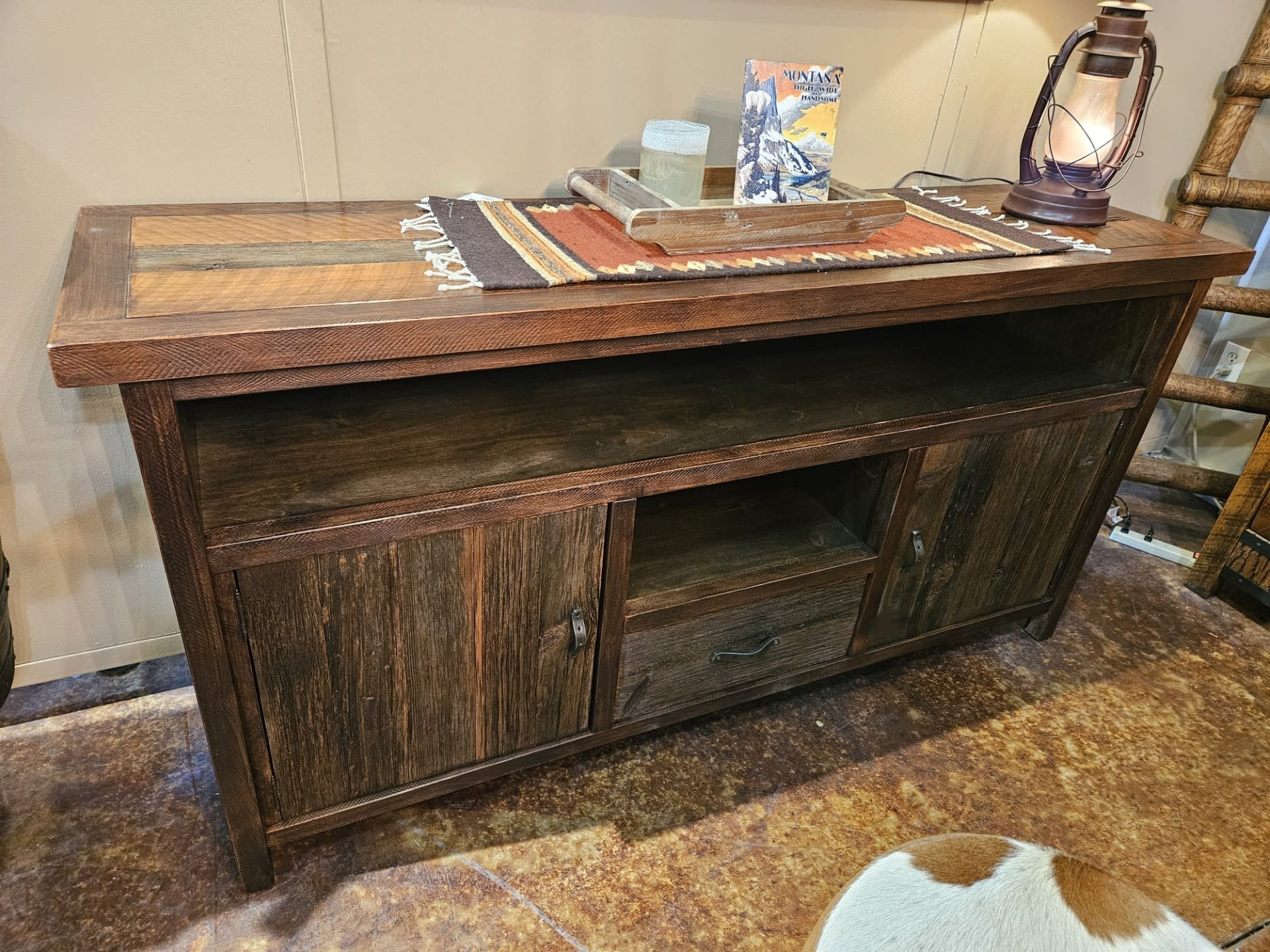 Bozeman Bozeman Entertainment Center 1Dwr/2Dr/2Shelves 72x20x36
