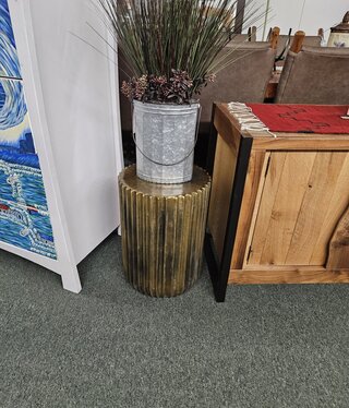 Uttermost Peaks & Valleys Accent Table 14Dia x 20H