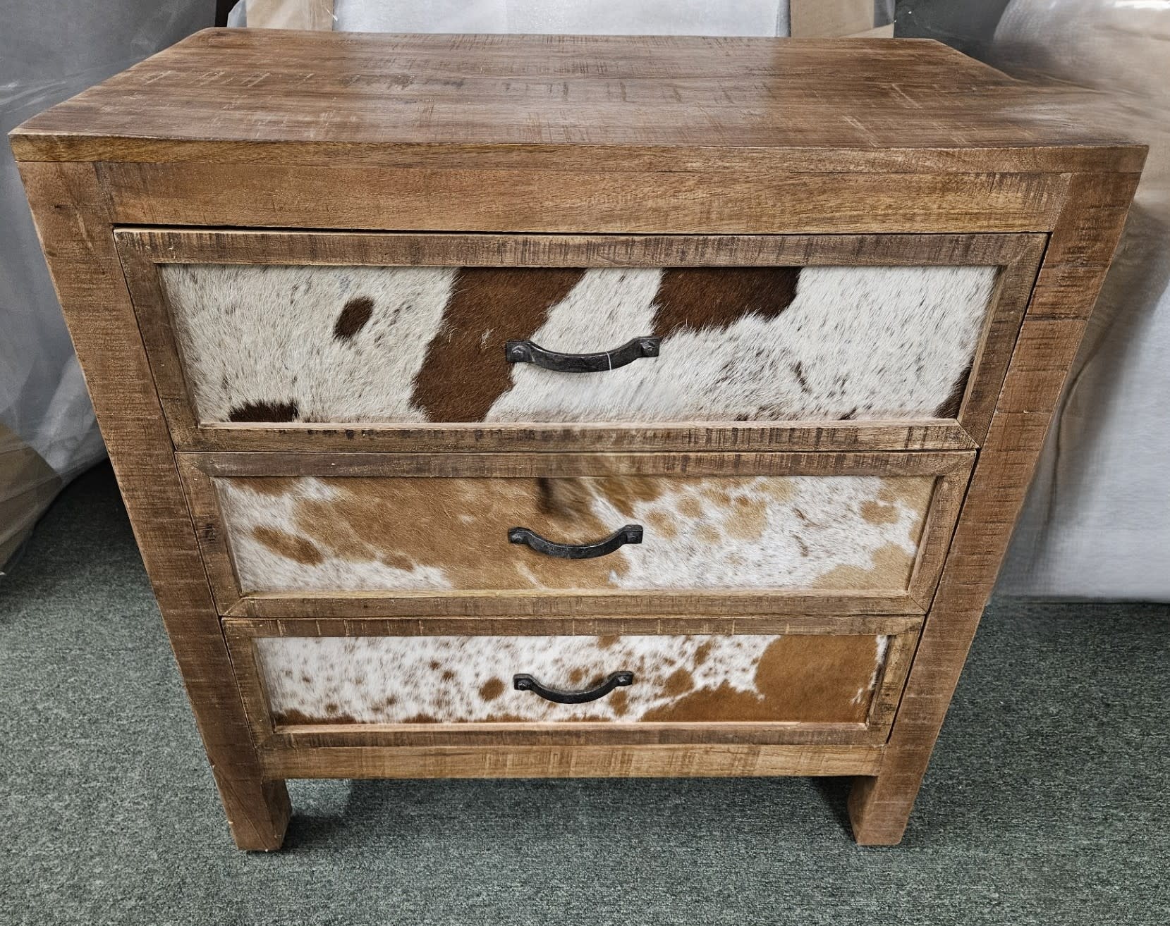 Crestview Fort Worth Cowhide 3 Dwr Chest  30x17x31