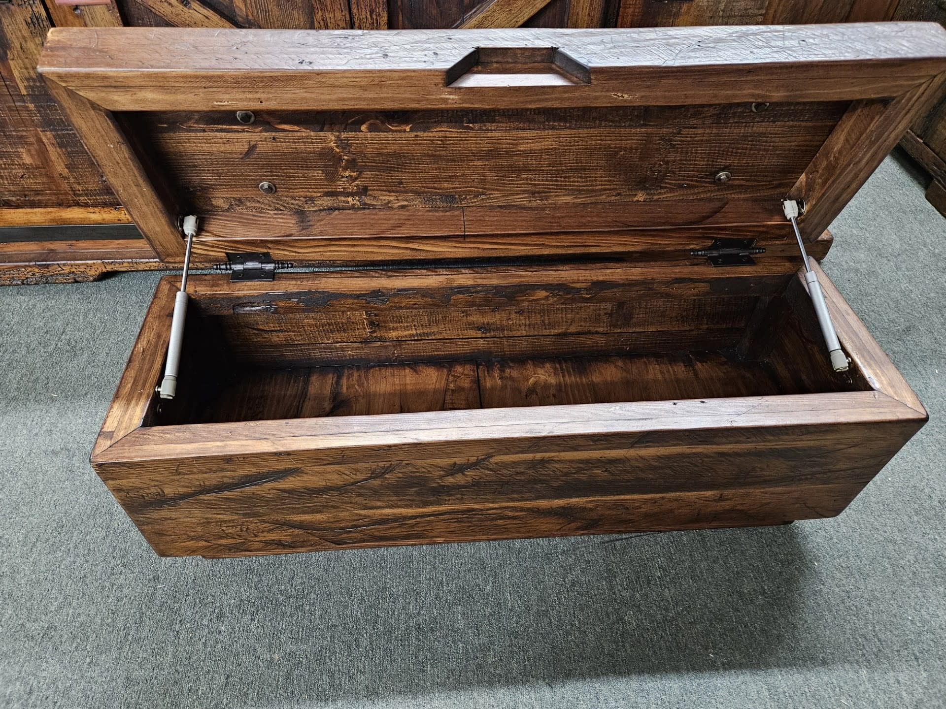 Artisans Isabella Side Table w/Storage 40x13x16H