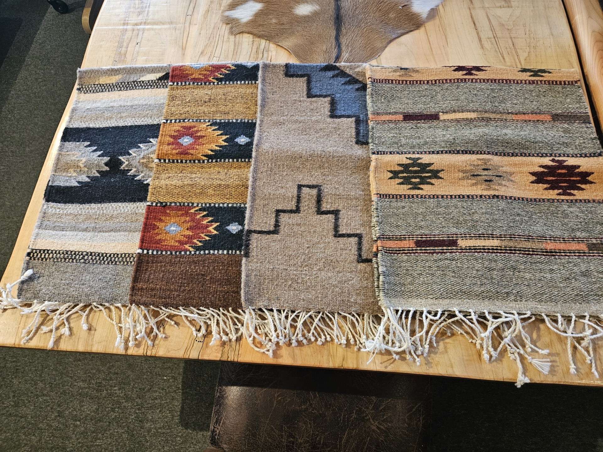 Escalante Rugs Zapotec Runner 16" x 39" , 128
