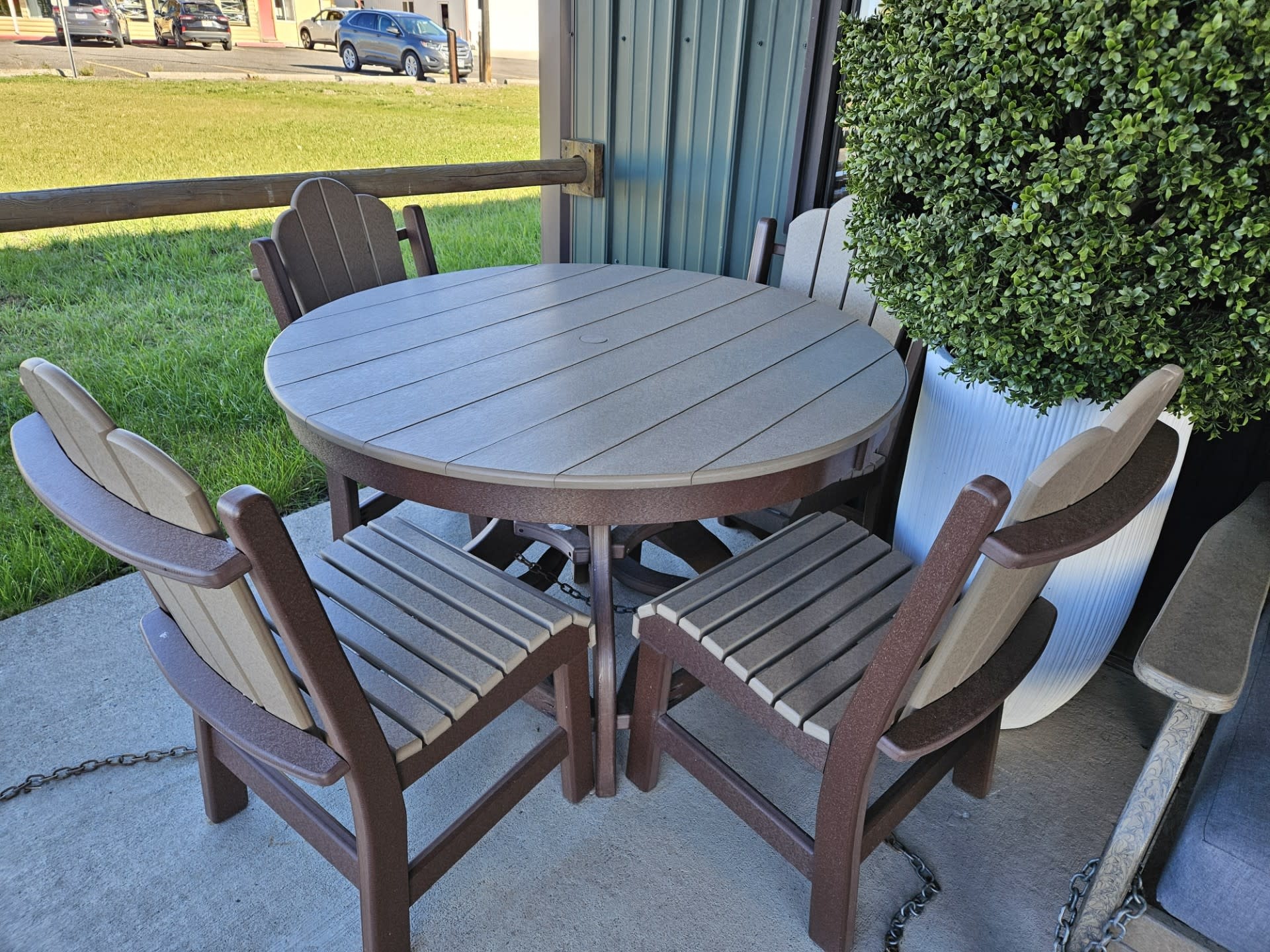 ALBC 44" Poly Round Table