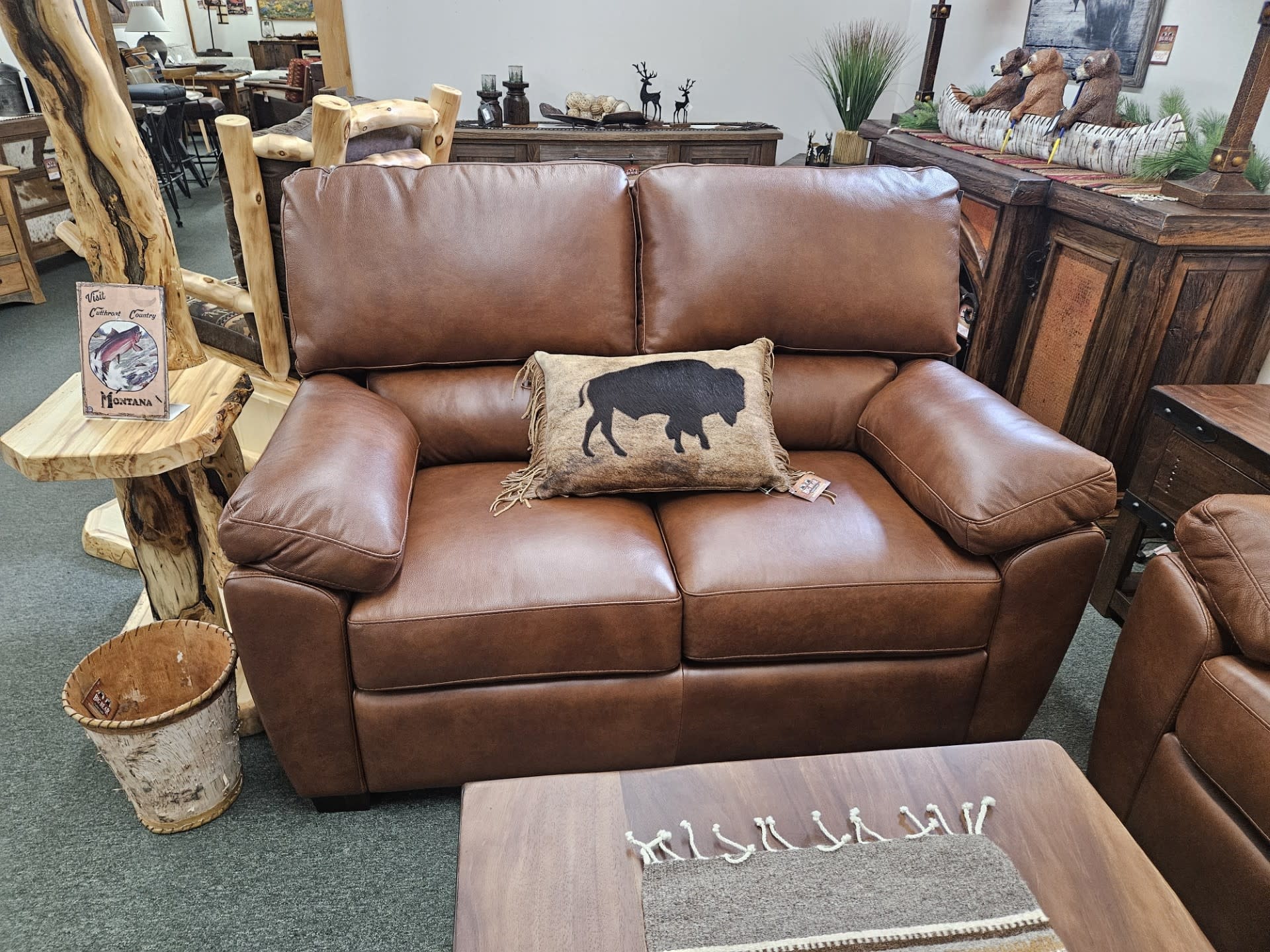 Omnia Vercelli Stationary 2C Loveseat