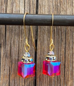 cool water jewelry EW907-226 Earrings: Raspberry Fizz Crystal Cube cool water jewelry EW907-226 Earrings: Raspberry Fizz Crystal Cube