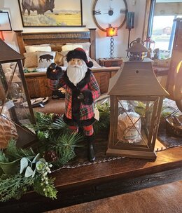 Melrose 16.5" Resin Santa