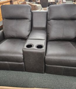 Omnia Sherman Oaks Loveseat Recliner w/Console