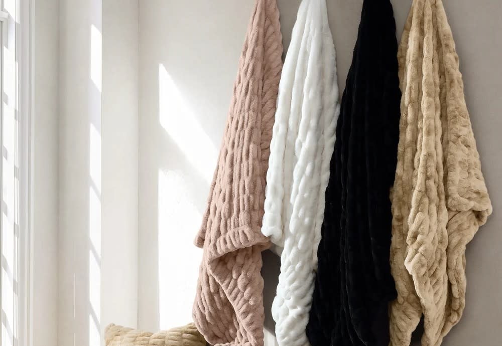 Hiend Ruched Rabbit Throw 50x60 - CREAM