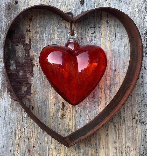 Artisans Iron Heart w/Tiny Glass Heart 5.50 x 2 5.25 Hanging