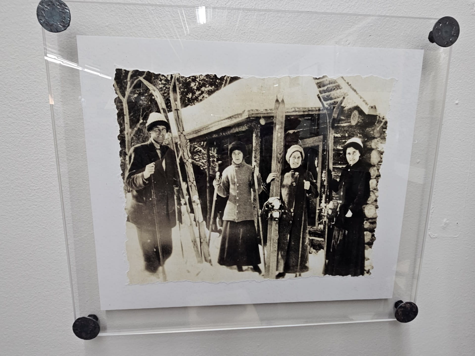 TAC Vintage Ski Lodge III (Skiers at Cabin)