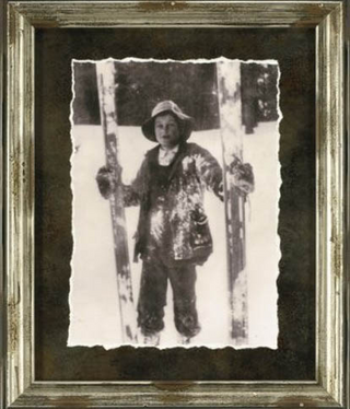 TAC Vintage Ski Lodge XI (Young Skier)