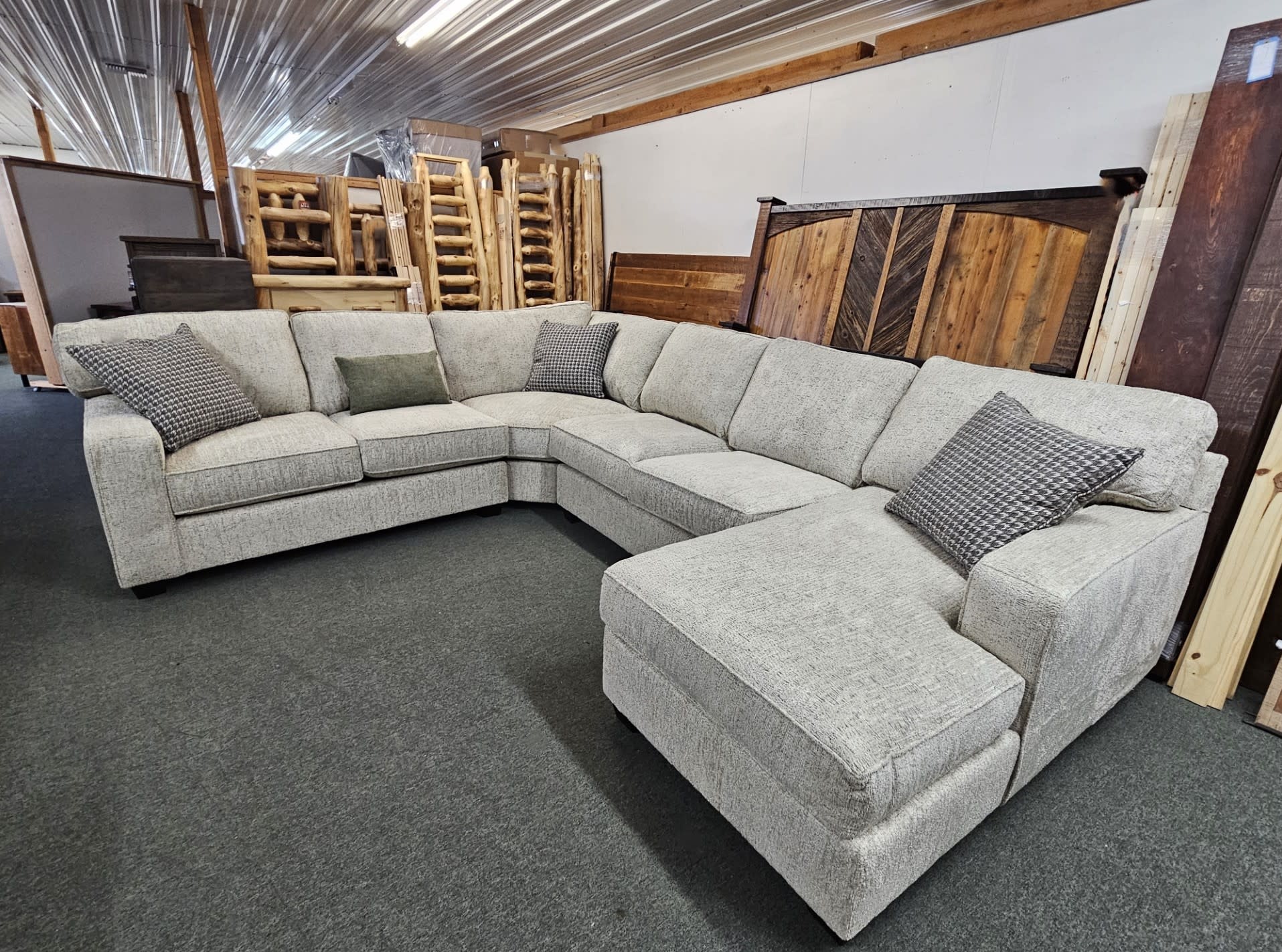 Crestview Everett Sectional