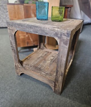 Crestview Hickory Ridge End Table 22x22x24