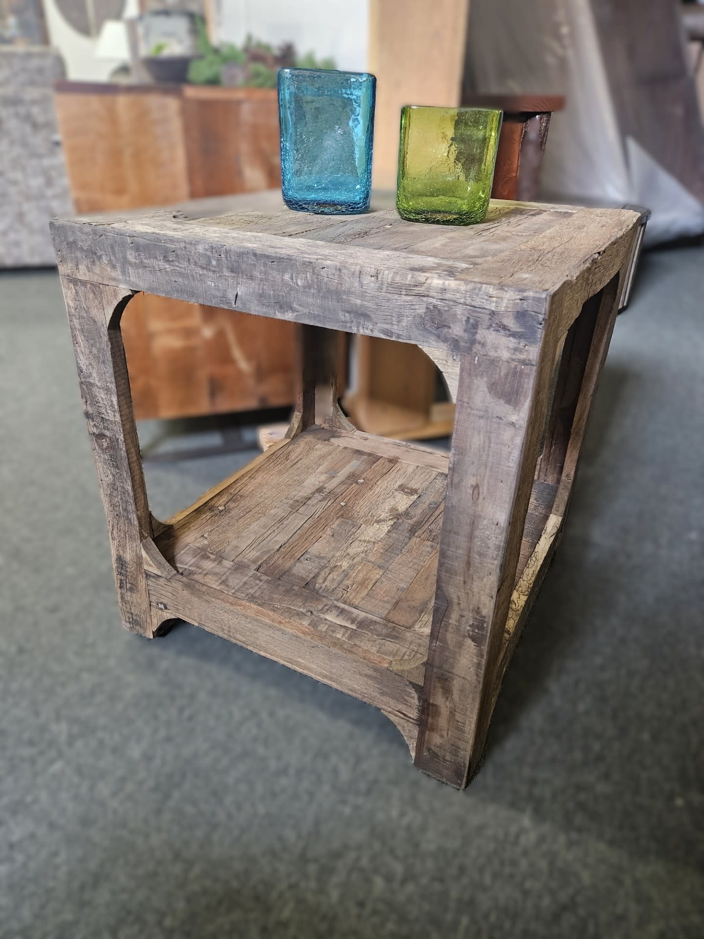 Crestview Hickory Ridge End Table 22x22x24