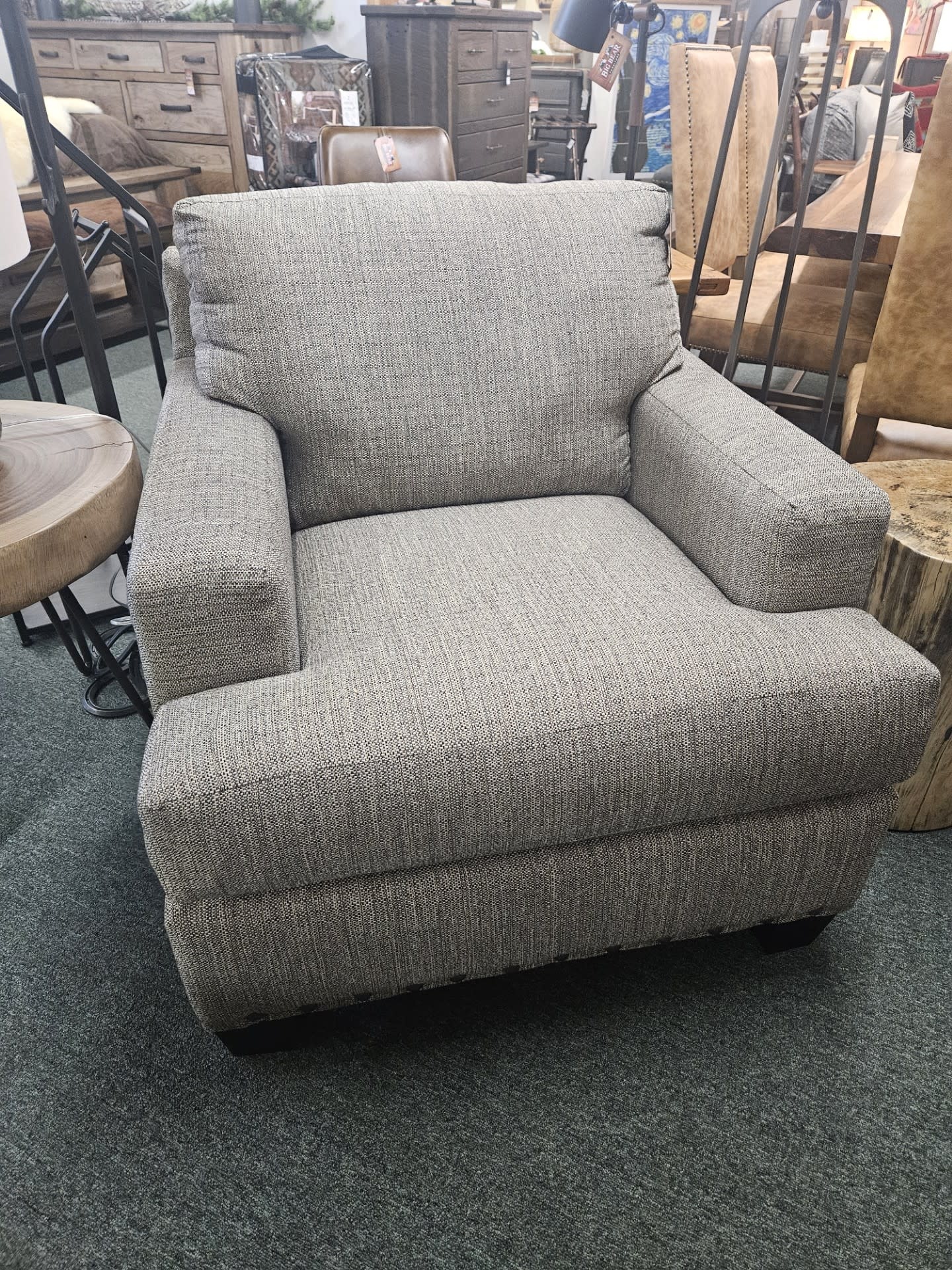 IMF 1327N-20 Sawtooth Chair 36L x 39H x 39D