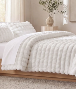 Hiend Cottontail Faux Fur 3pc Comforter Set-QUEEN-WHITE