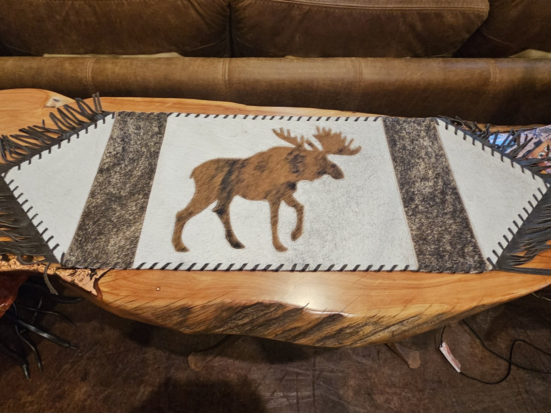Gaucho Wide Cowhide Table Runner w/Moose 3.5'x14"