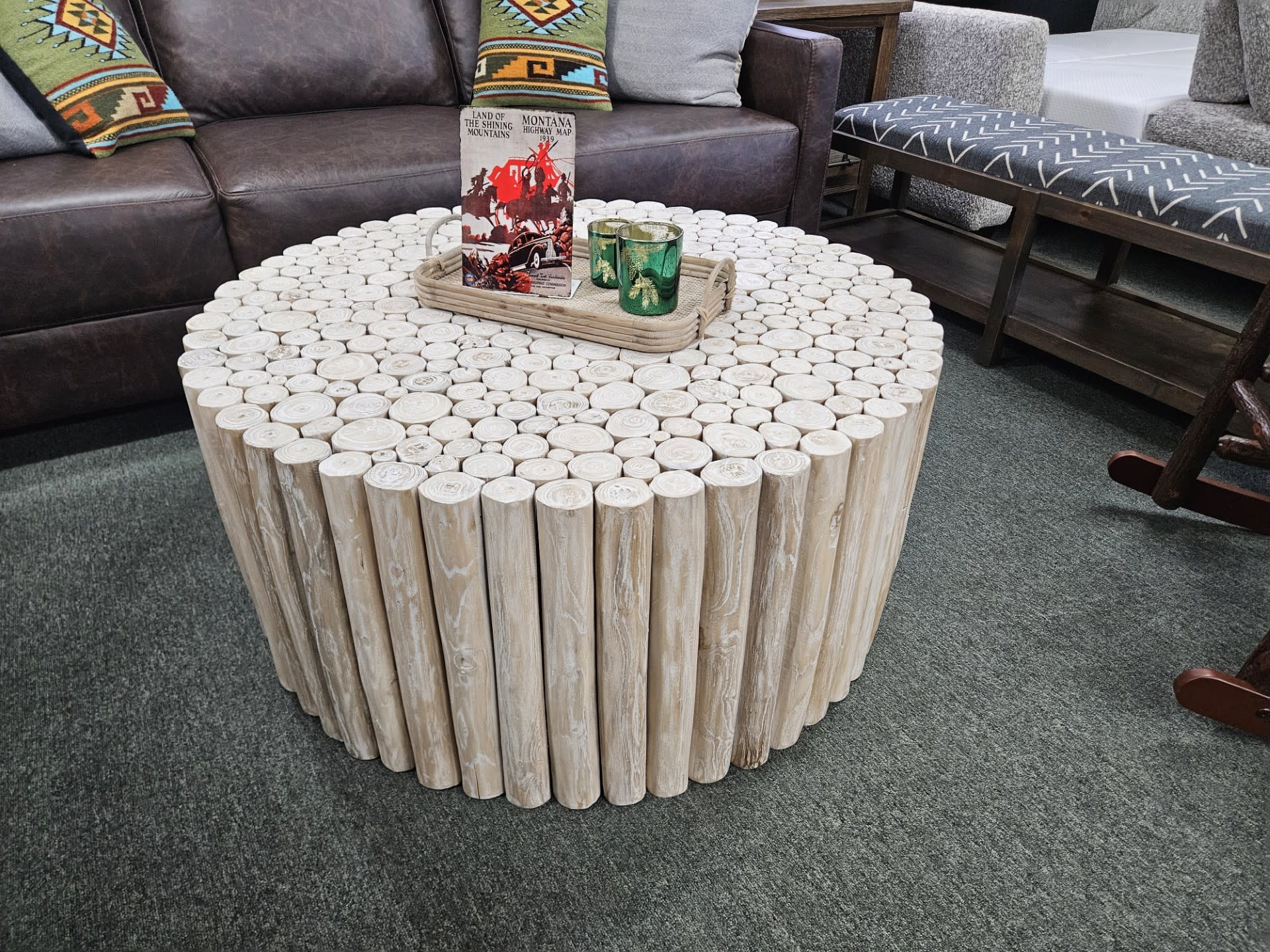 Crestview Gathering Coffee Table 39Dia x 17.25H
