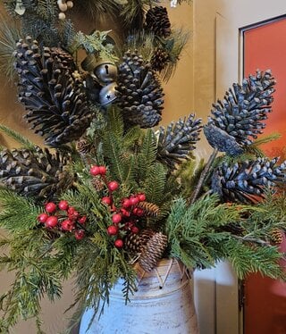 Melrose Pinecone Plastic Spray 28H