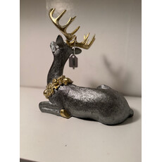 Sitting Silver & Gold Deer with Wreath