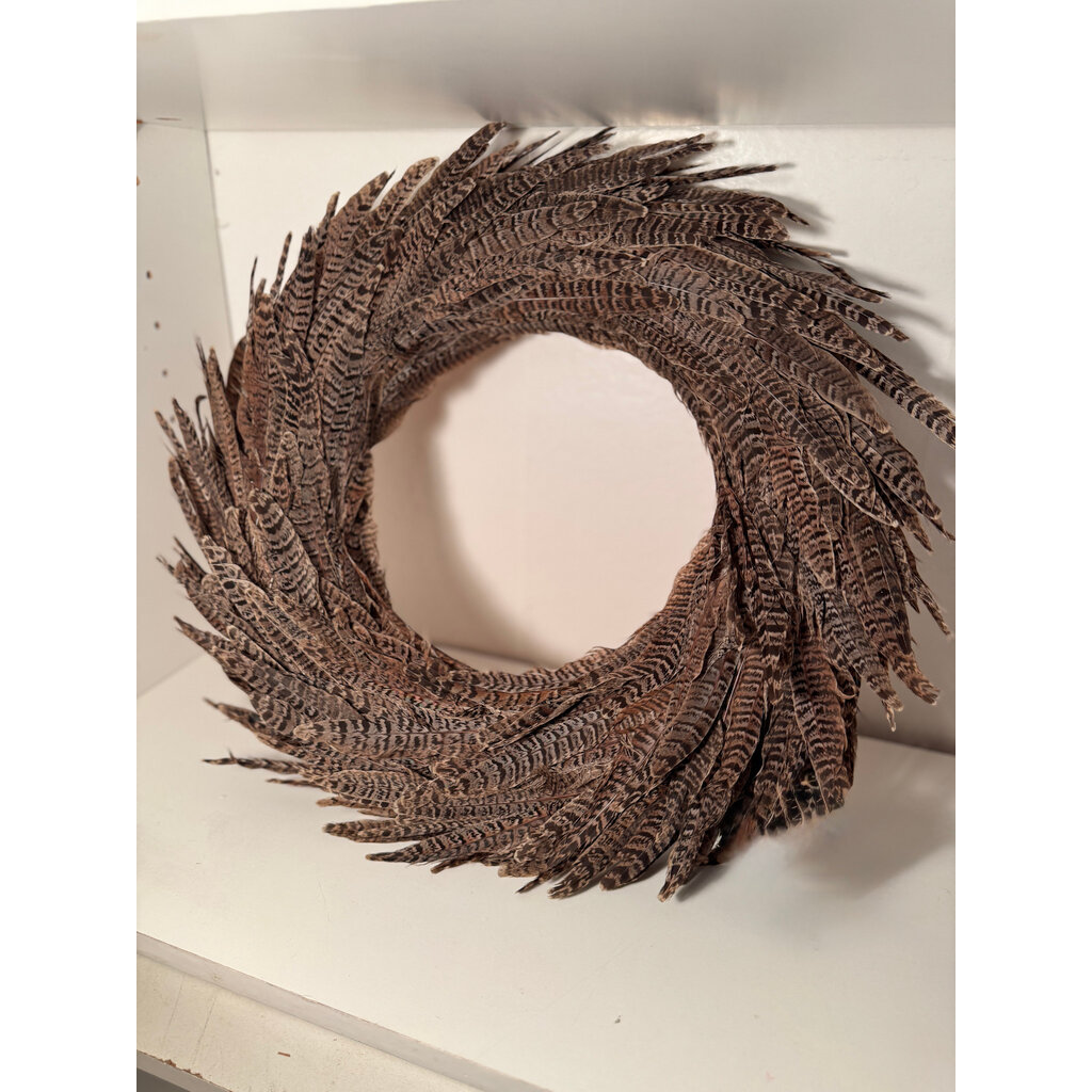 LARGE BROWN FEATHER WREATH