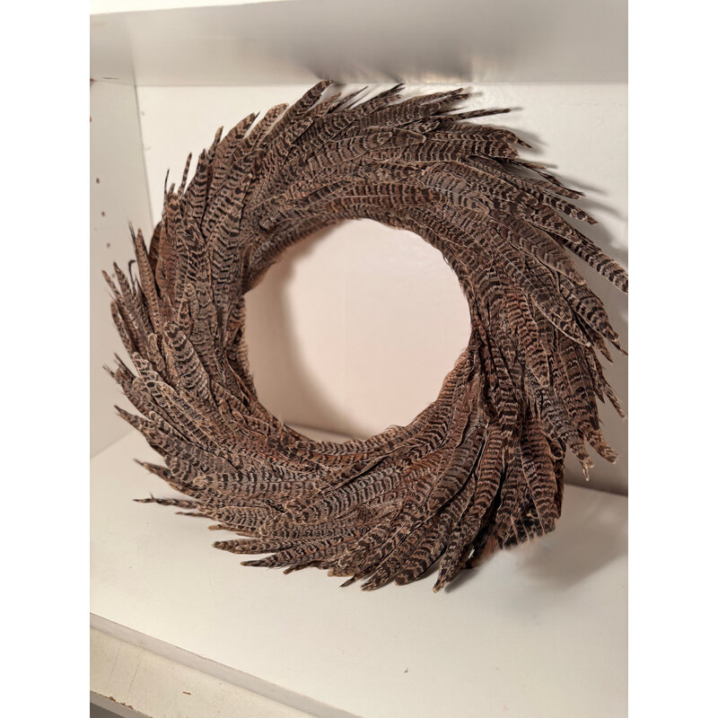 LARGE BROWN FEATHER WREATH
