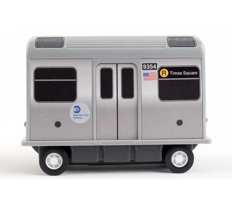 NYC Subway Pullback