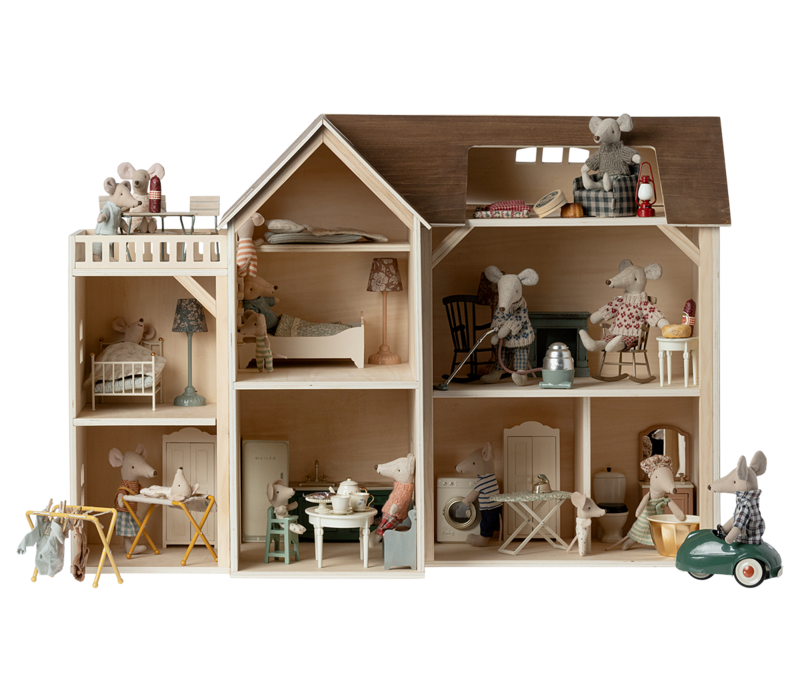 Mouse hole Farmhouse