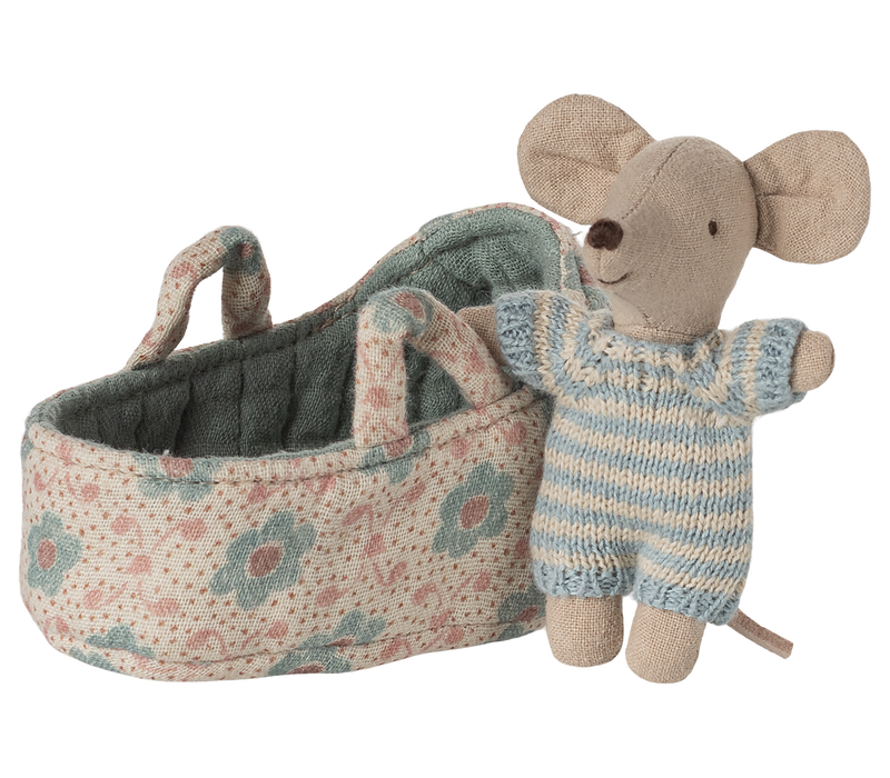 Baby mouse in carry cot: Blue