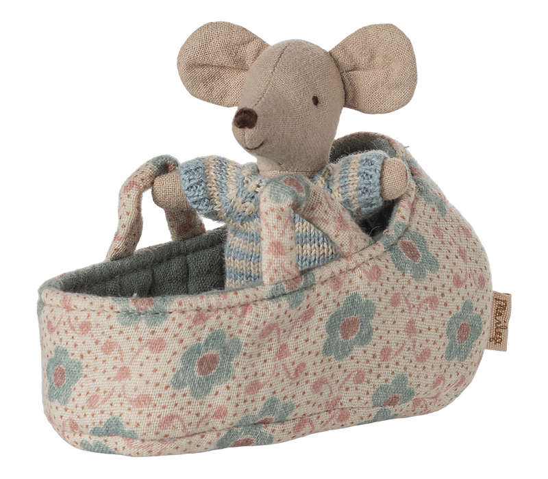 Baby mouse in carry cot: Blue