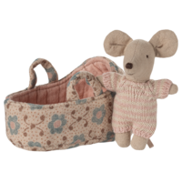 Baby mouse in carry cot: Rose
