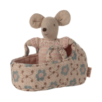 Baby mouse in carry cot: Rose