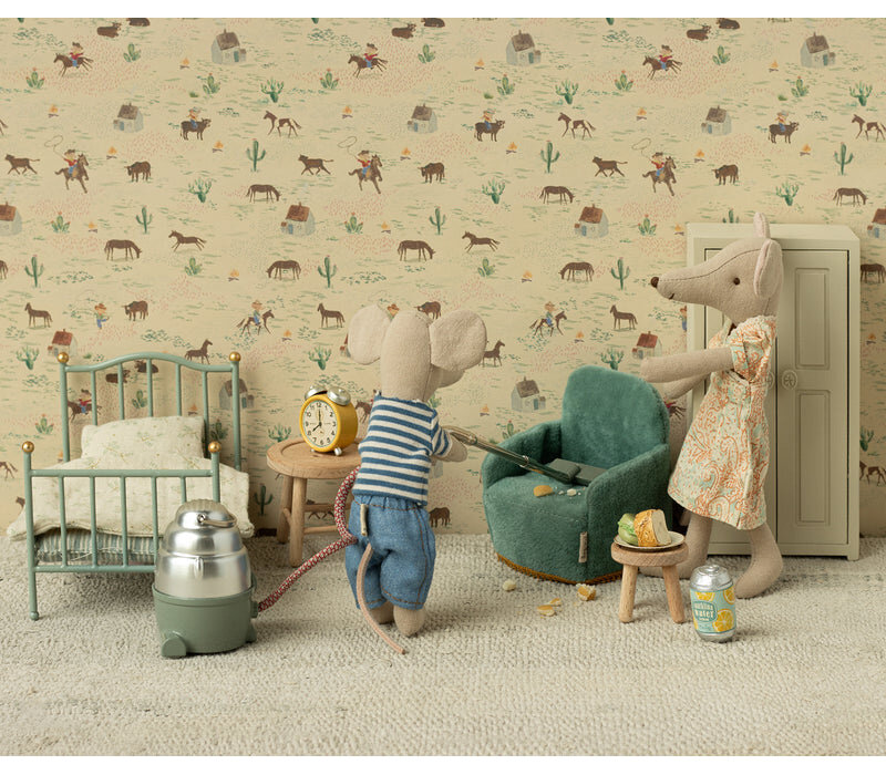 Mouse Folding Chair: Mint