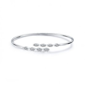 HEARTS ON FIRE LLC 18kw .50-.58ct Diamond Aerial Marquis Flexi Bangle