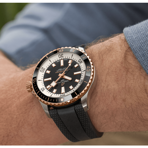 BREITLING Superocean Automatic 42