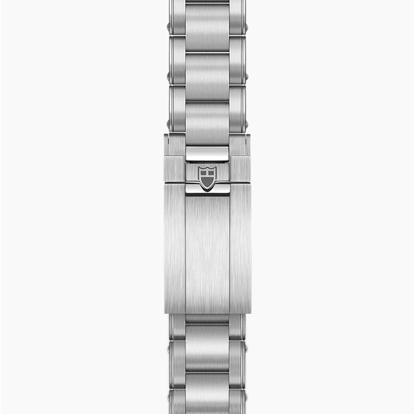 TUDOR Black Bay Pro