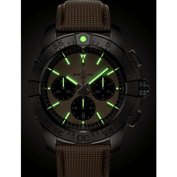 BREITLING Avenger B01 Chrono 44