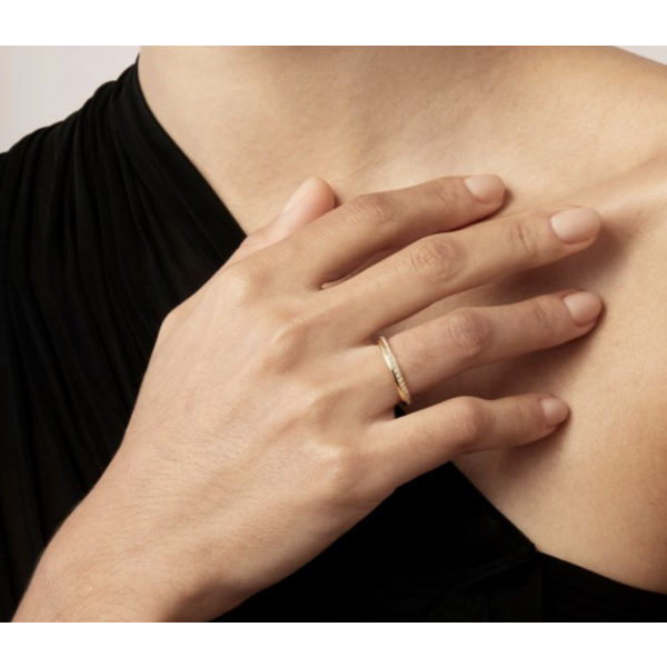 HEARTS ON FIRE LLC 18kt Yellow Gold Hearts on Fire .15 Diamond Barre Pave Band